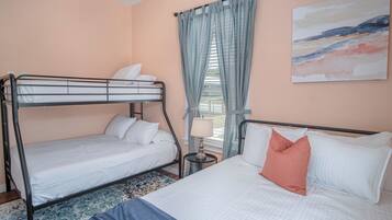 Nhà (2 Bedrooms) | 2 phòng ngủ, khu vực làm việc phù hợp cho laptop