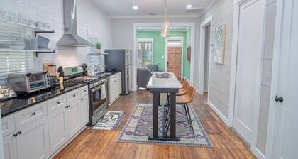 Comfy and Incredible Fenced 2BR 2 BA Near Downtown