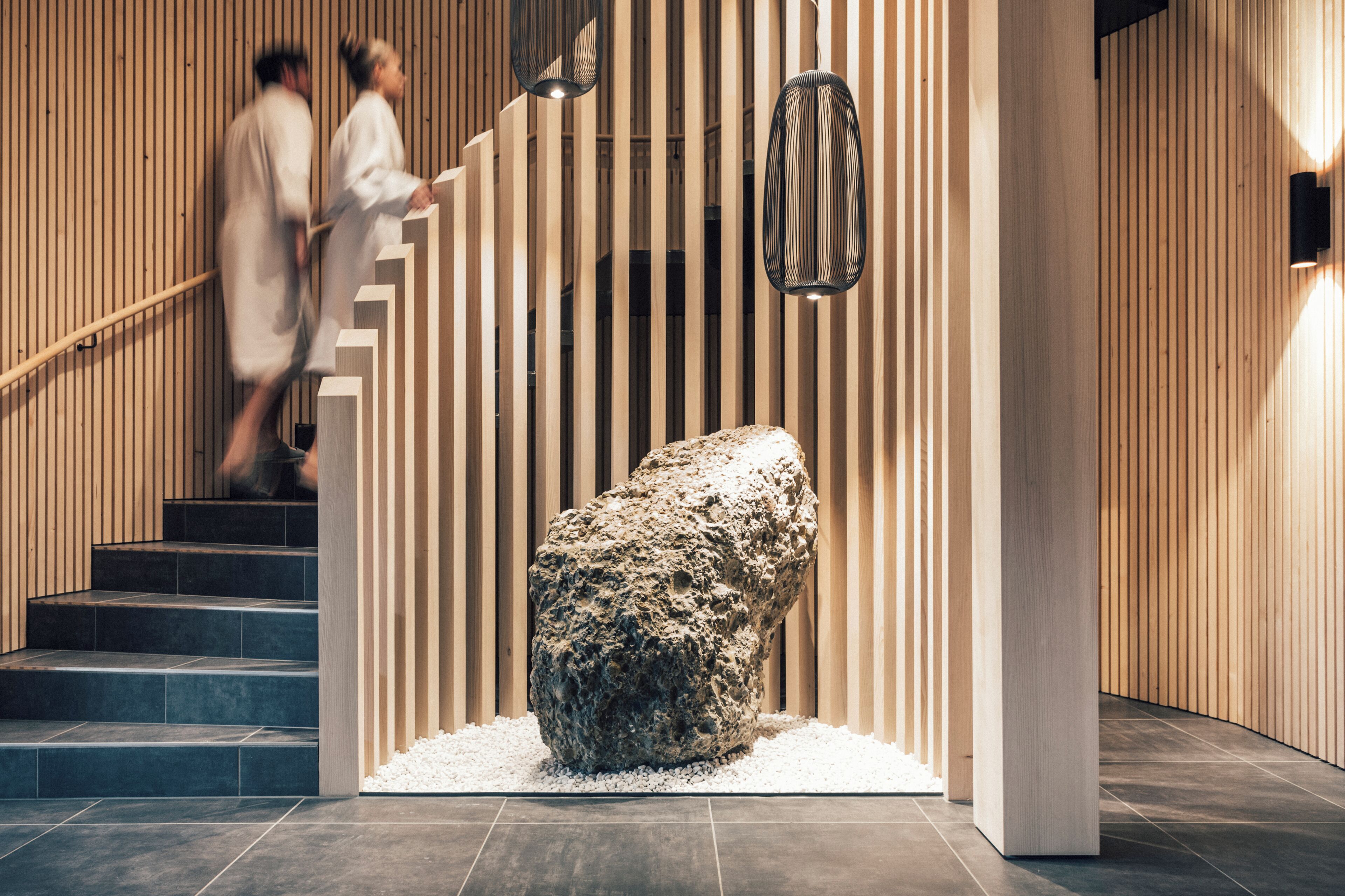 Couples treatment rooms, body treatments, deep-tissue massages