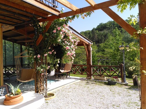 Ecological and peaceful country gîte in Cathar country, with horse accommodation  