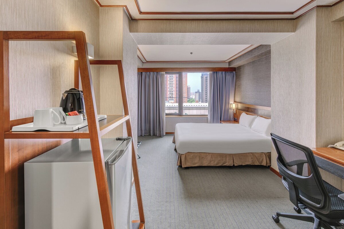 Standard Double Room | Down comforters, desk, soundproofing, WiFi (free)