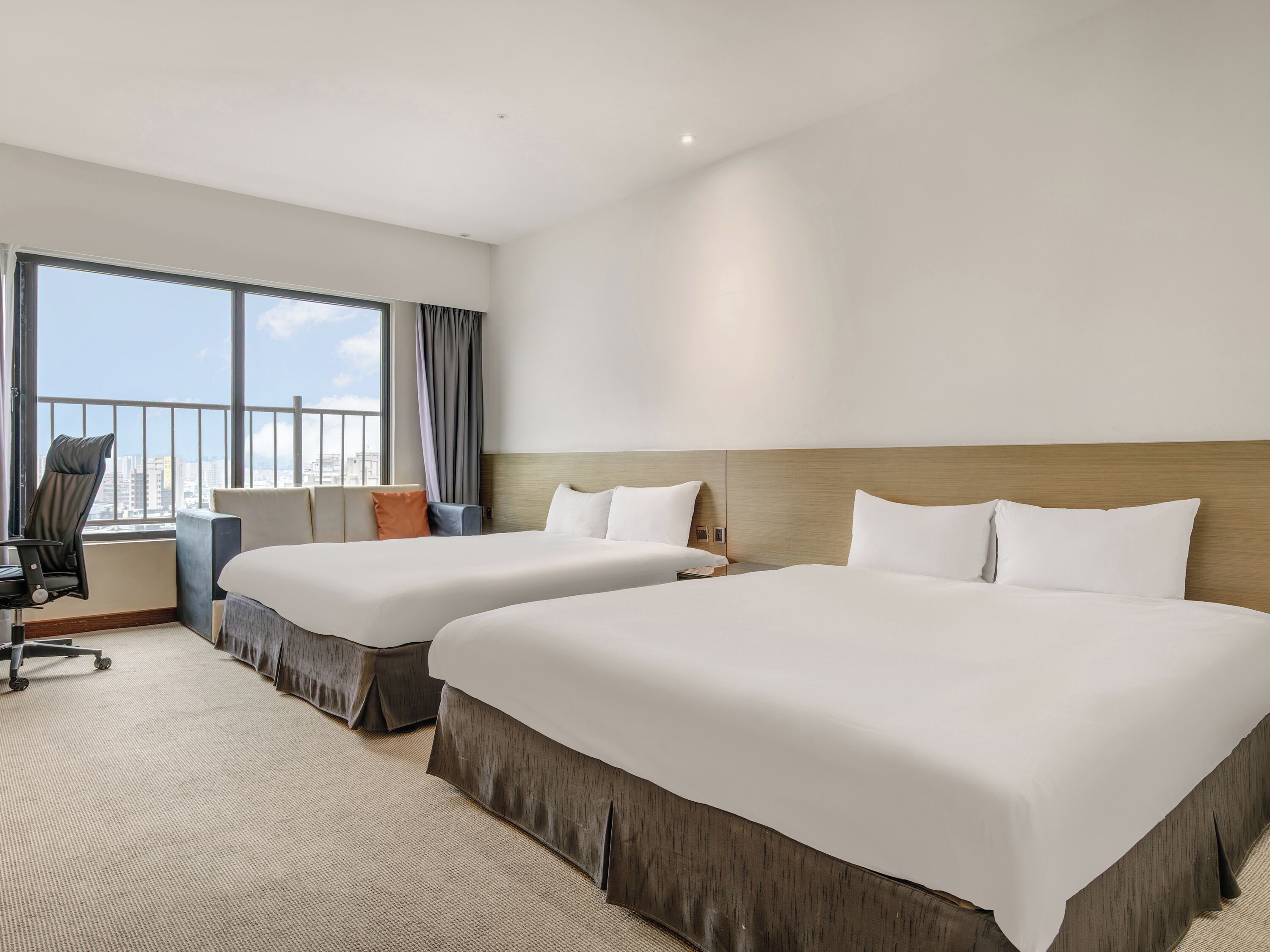 Superior Quadruple Room | Down comforters, desk, soundproofing, free WiFi