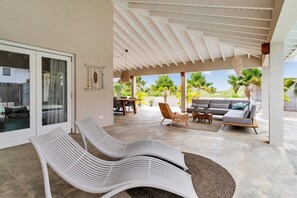 Terrace/patio - Villa Kas Simba with a Refreshing Private Pool (Kralendijk)