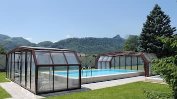 Una piscina techada