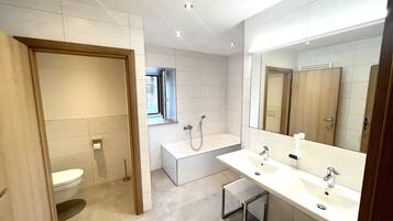 Suíte estúdio família | Wi-Fi de cortesia, roupa de cama