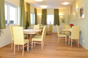 Restaurant - Pension Sommerauer (Hallein)