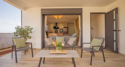 Charming villa between sea and mountains, ideal for friends or family