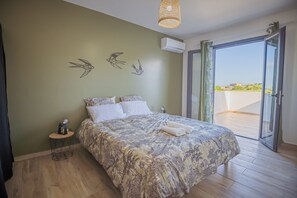 3 bedrooms, iron/ironing board, travel cot, free WiFi - Charming villa between sea and mountains, ideal for friends or family (Saint-Louis)