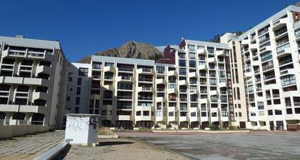 Renovated Mezzanine Studio for 4, Ski-In/Ski-Out, Parking & Wi-Fi Included