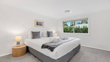 4 habitaciones, tabla de planchar con plancha y wifi gratis