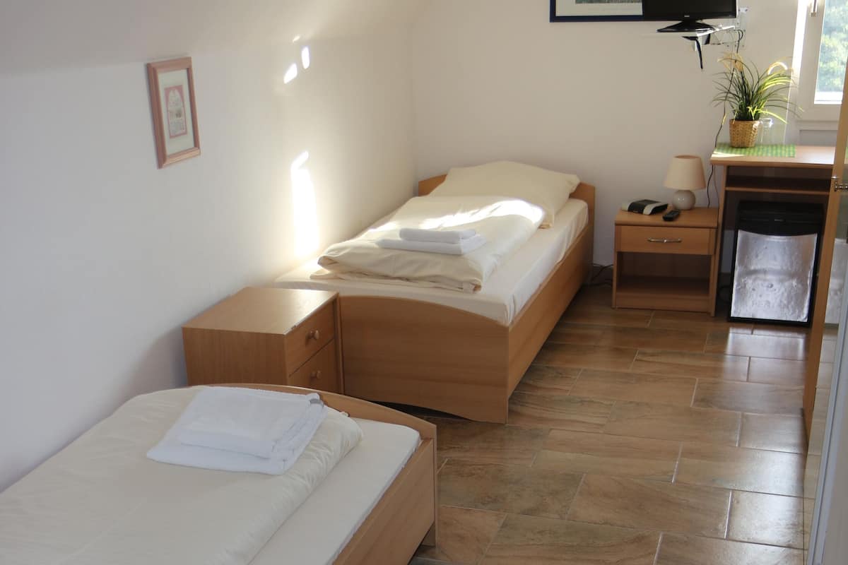Standaard Twin kamer | Hypoallergeen beddengoed, een bureau, een laptopwerkplek, gratis wifi