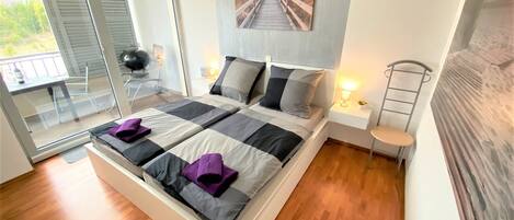 3 bedrooms, in-room safe, desk, iron/ironing board