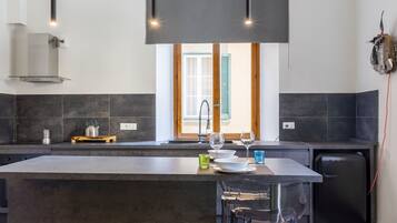 Forno, piano cottura, lavastoviglie, tostapane