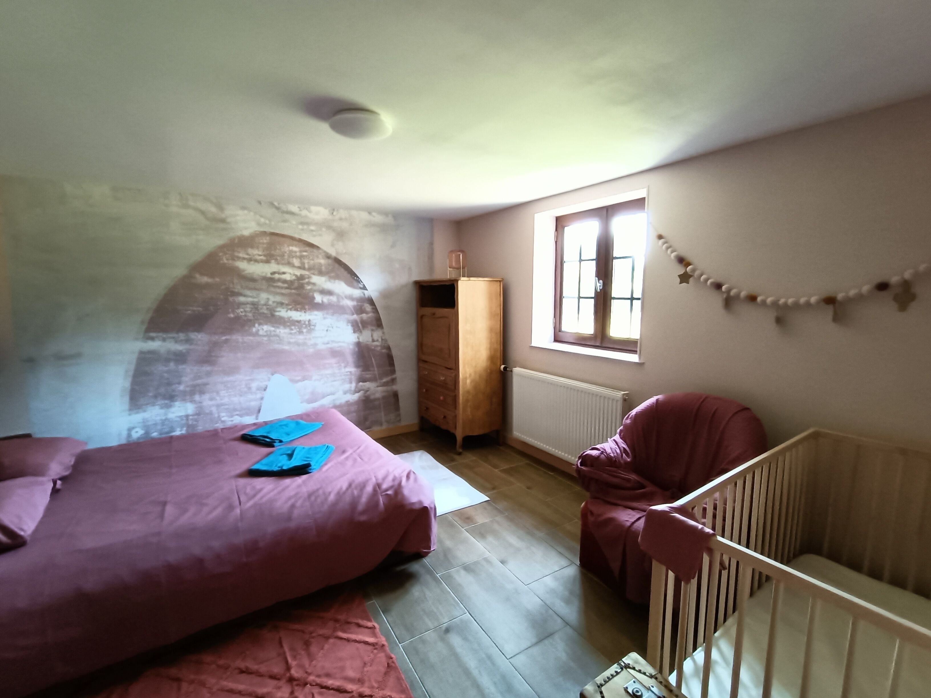 5 bedrooms, iron/ironing board, travel crib, free WiFi
