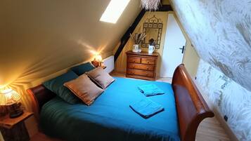 5 slaapkamers, een strijkplank/strijkijzer, reisbedje, gratis wifi