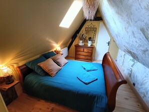 5 bedrooms, iron/ironing board, travel cot, free WiFi