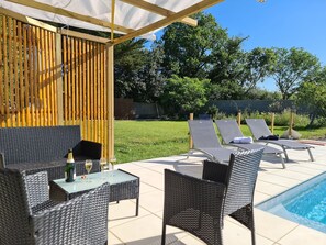 Outdoor pool, a heated pool - The peace and quiet of a country house with swimming poolSPA 10 minutes from the Vendée beaches (Givrand)
