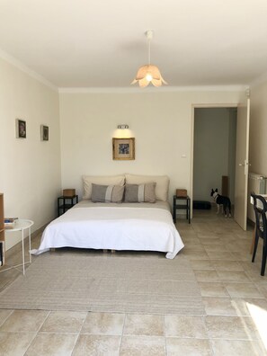 2 عدّة غرف نوم ومكتب ومكواة/لوح كي وواي فاي مجانًا