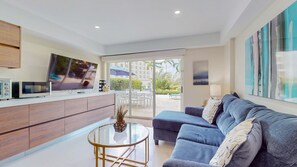 Smart TV, futbolito y libros 