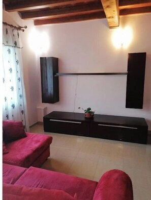 Interior - Townhouse 4 km from St. Francesko airport halfway between Assisi and Perugia (Ripa)