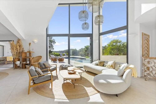 SAINT-CYPRIEN BAY - WATERFRONT VILLA