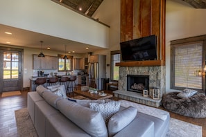 TV, fireplace