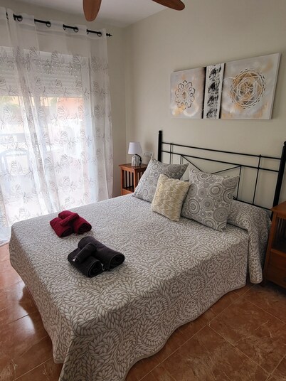 ¡apartamento en Primera Línea con Terraza y Cerca de la Piscina Comunitaria!