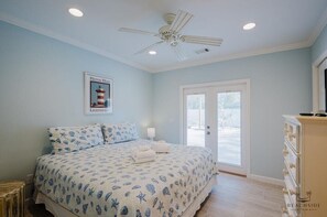 5 bedrooms, desk, iron/ironing board, free WiFi