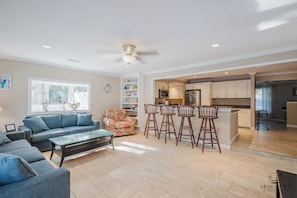 Smart TV - 11 Sandpiper St - Sandpiper Oasis Large Pool and Putting Green (Hilton Head Island)