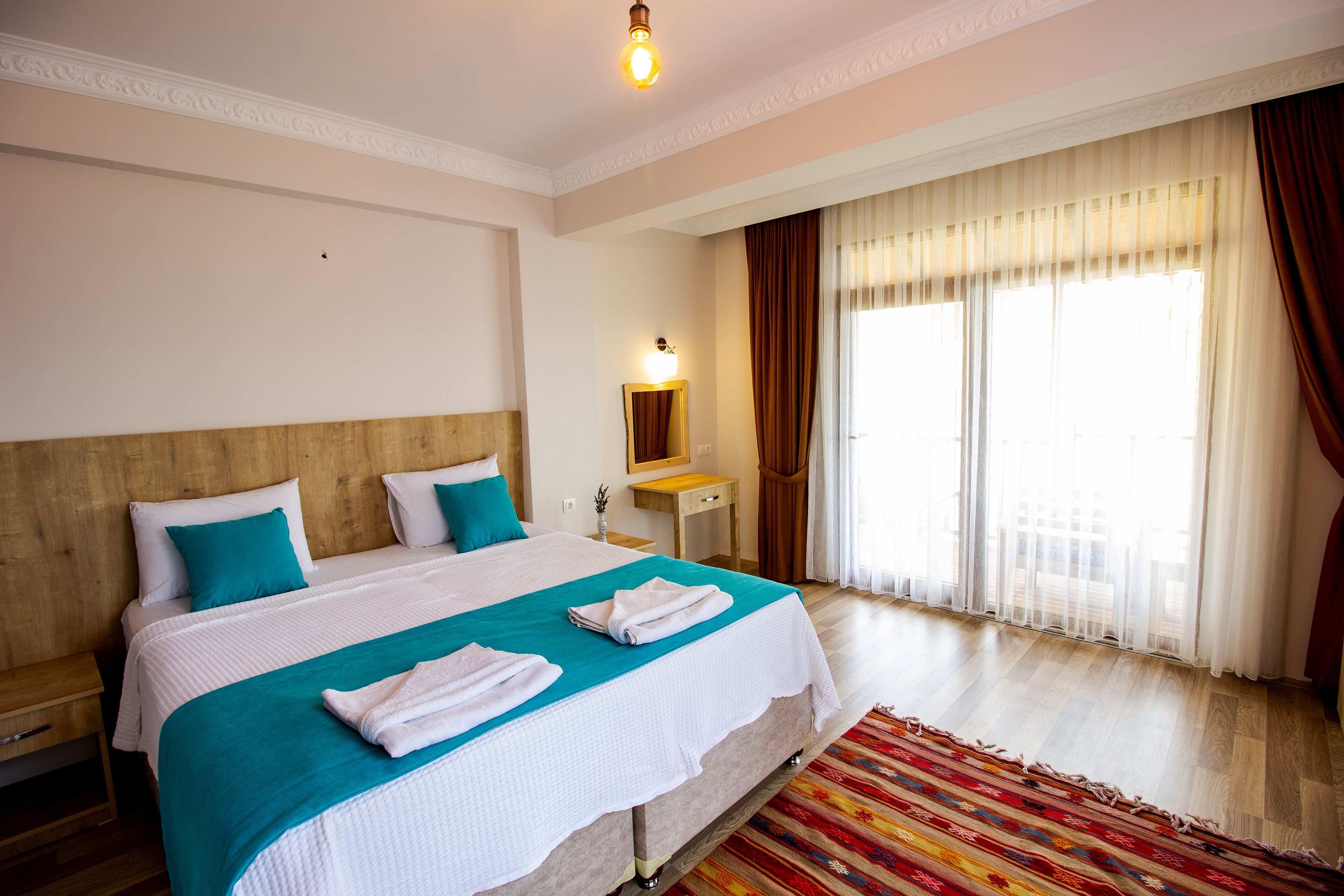 デラックス トリプルルーム | 高級寝具、ミニバー、客室ごとに異なる装飾、WiFi (無料)