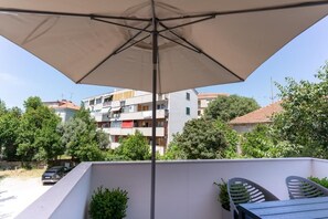 Outdoor dining - La Marie Apartment/Modern/Great location/Terrace/ (Split)