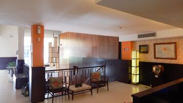 32-inch Smart TV with cable channels