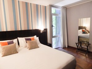 Minibar, caja de seguridad en la habitación y cortinas blackout 