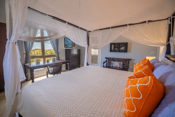 3 bedrooms, iron/ironing board, internet, bed sheets