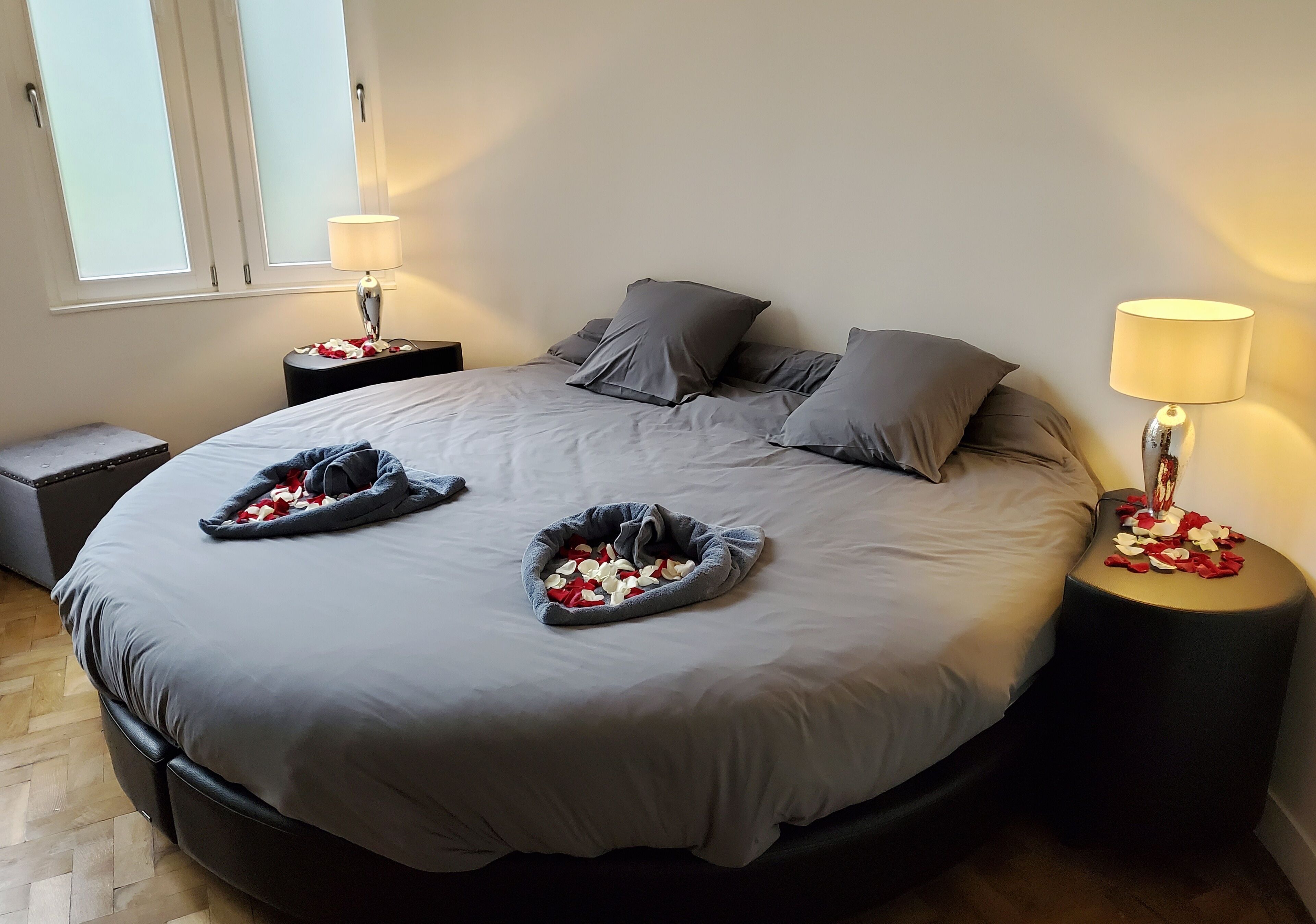 1 quarto, Wi-Fi de cortesia, roupa de cama