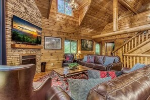 TV, fireplace, video games, DVD player - Stunning LODGE in the WOODS! Fire Pit + HOT TUB! (Gatlinburg)