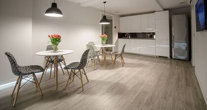 double bed, private bathroom, AC, fast wifi