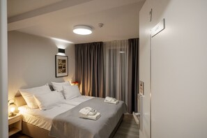 1 bedroom, in-room safe, desk, WiFi