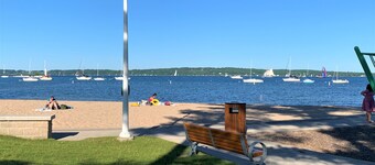 Perfect Getaway - 5 min walk to beach, Tart trail, boat/kayak launch