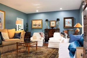 Smart TV, fireplace, books