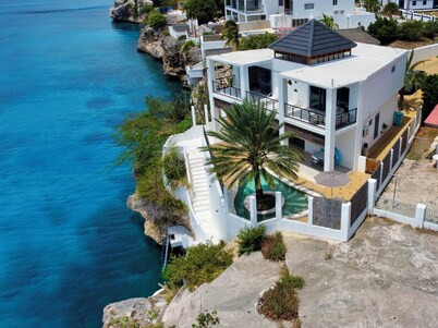 Yemaya Villa Curaçao @Lagun -Oceanfront-pool-Wifi + With Private access to sea!