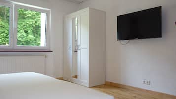 2 Schlafzimmer, Reisekinderbett, kostenloses WLAN, Bettwäsche