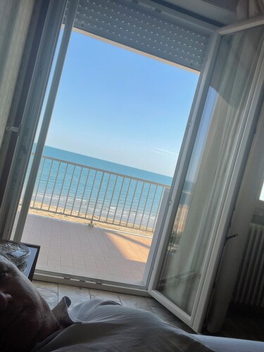 Detached villa by the sea