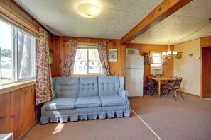 TV, foosball - Convenient Cabin w/ Access to 3 Boat Docks! (Stone Lake)
