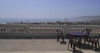 Family house with breathtaking terrace-5 min from the beach