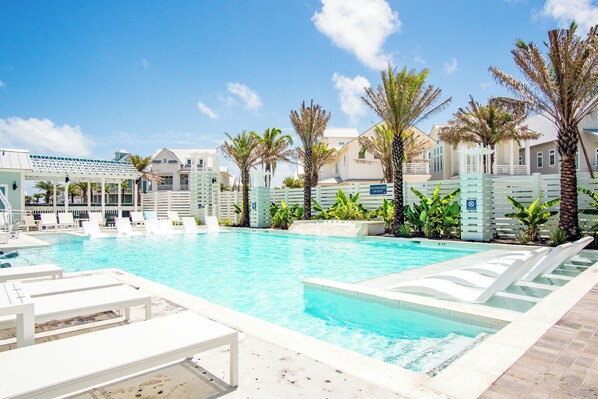 Piscine à débordement, piscine chauffée