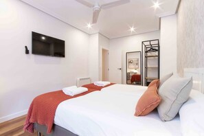 2 chambres, fer et planche à repasser, Wi-Fi gratuit, draps fournis