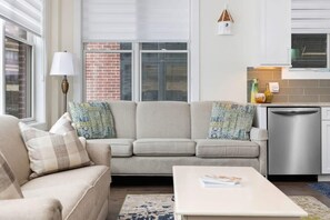 TV, offices - Park 201 Downtown in the Heart of Traverse City (Traverse City)