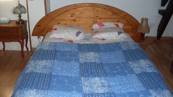 3 Schlafzimmer, Schreibtisch, kostenloses WLAN, Bettwäsche