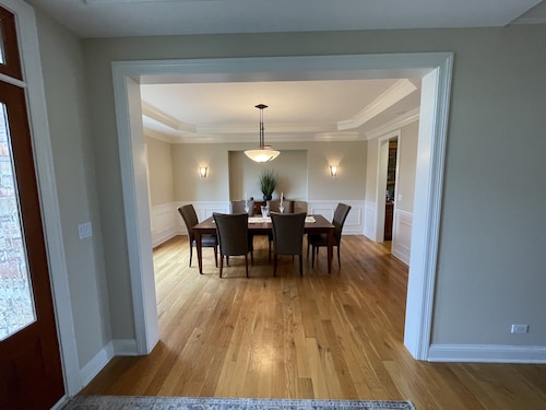 Geneva IL close to LIV GOLF Rich Harvest Gorgeous 4 bed home